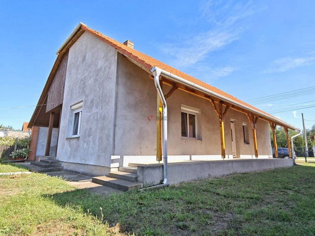 Eladó családi ház, Szatymazon 87.5 M Ft, 3 szobás