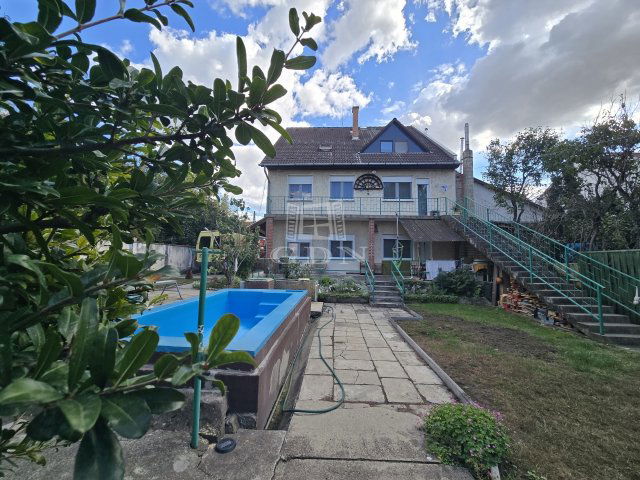 Eladó családi ház, Budapesten, XV. kerületben 260 M Ft