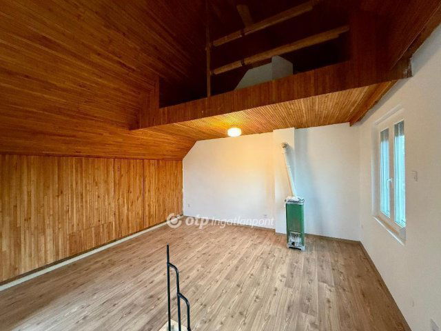 Eladó nyaraló, Mályin 31.9 M Ft, 2 szobás / költözzbe.hu