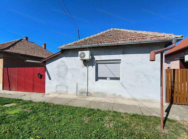 Eladó családi ház, Fegyverneken 12.5 M Ft, 2 szobás
