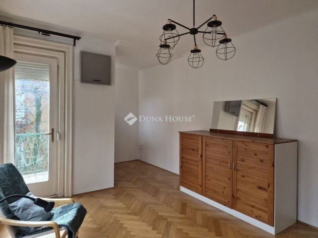 Eladó téglalakás, Budapesten, III. kerületben 140.5 M Ft