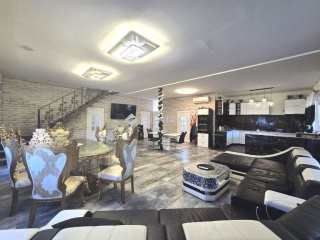 Eladó családi ház, Vértesszőlősön 60 M Ft, 7 szobás