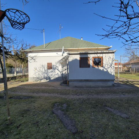 Eladó családi ház, Kecskeméten 69.9 M Ft, 3 szobás
