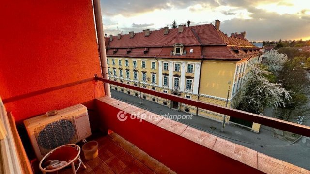 Eladó téglalakás, Egerben 53 M Ft, 2+1 szobás
