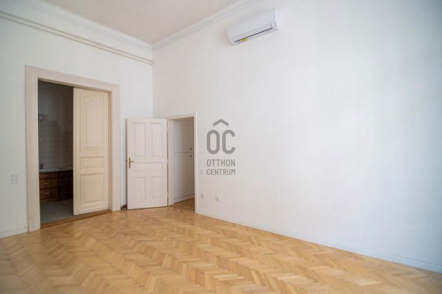 Eladó téglalakás, Budapesten, VI. kerületben 220 M Ft, 4 szobás