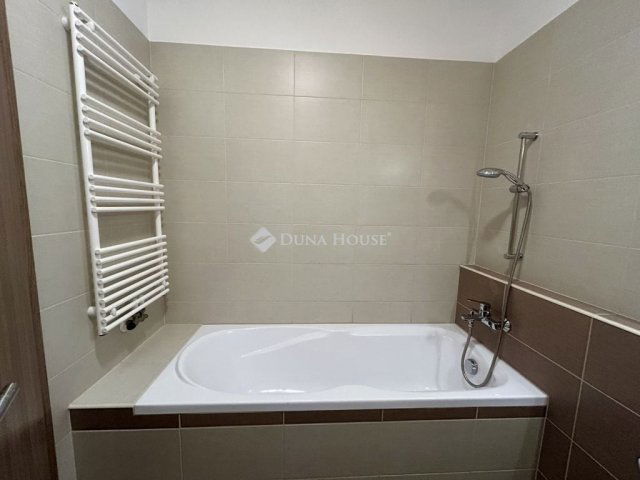 Eladó téglalakás, Budapesten, VIII. kerületben 107.9 M Ft