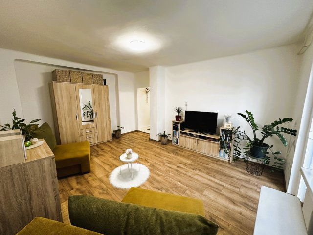 Eladó téglalakás, Pécsett 31.9 M Ft, 1 szobás