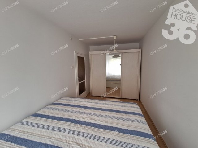Eladó panellakás, Kecskeméten 52.5 M Ft, 2 szobás