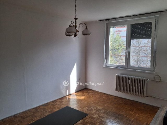 Eladó téglalakás, Győrött 54.9 M Ft, 2 szobás