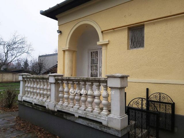 Eladó családi ház, Békéscsabán 89.9 M Ft, 4 szobás