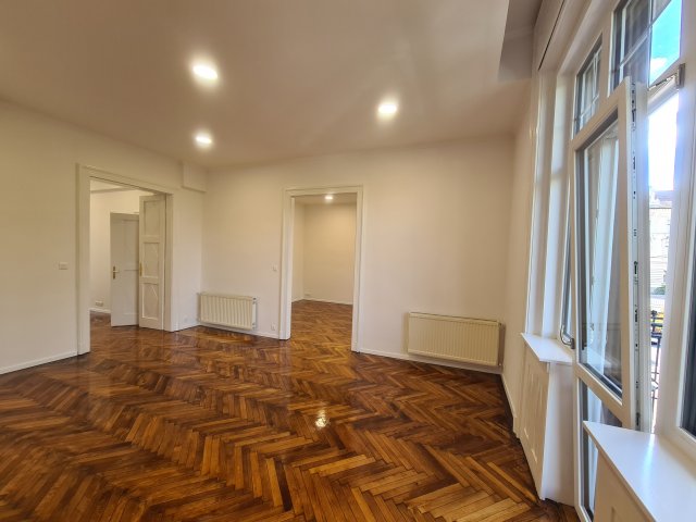 Kiadó iroda, Győrött 200 E Ft / hó, 3 szobás