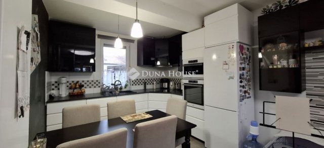 Eladó ikerház, Halásztelken 128 M Ft, 5 szobás