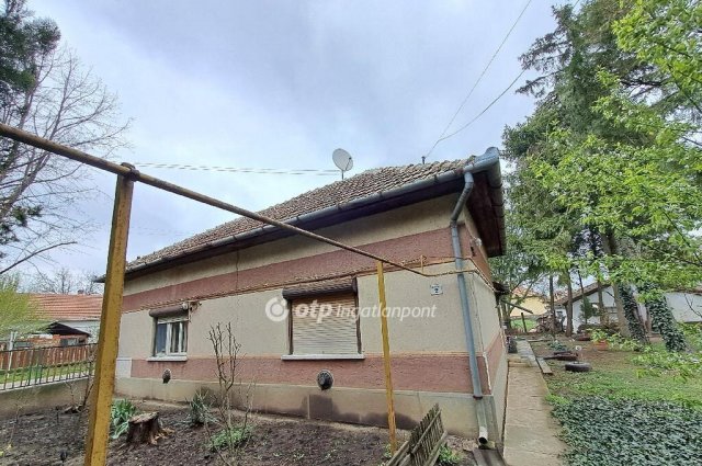 Eladó családi ház, Kenderesen 20 M Ft, 3 szobás