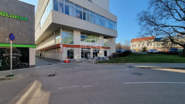 Kiadó üzlethelyiség, Székesfehérvárott 2749 E Ft / hó