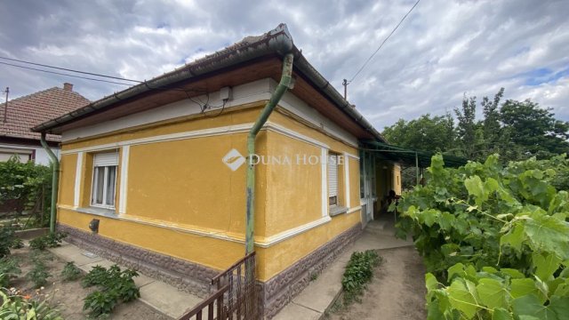 Eladó családi ház, Tápióbicskén 26.5 M Ft, 3 szobás