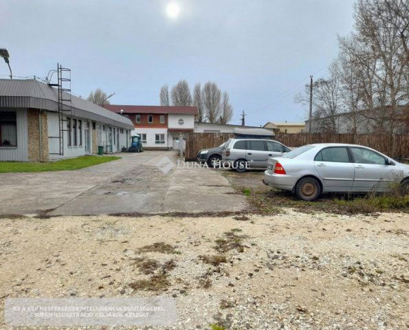 Eladó ipari ingatlan, Szentendrén, Kőzúzó utcában 199 M Ft