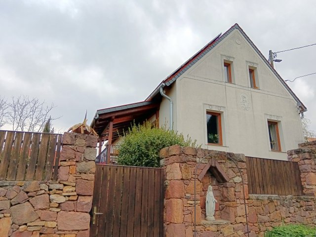 Eladó családi ház, Lovason 199 M Ft, 3+3 szobás