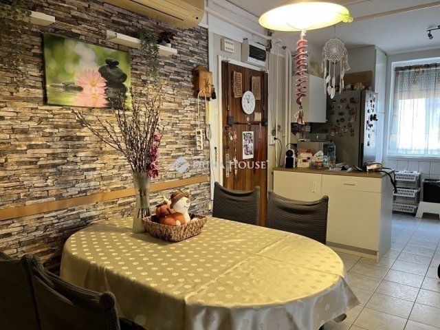 Eladó panellakás, Budapesten, XXI. kerületben 69.9 M Ft, 3 szobás