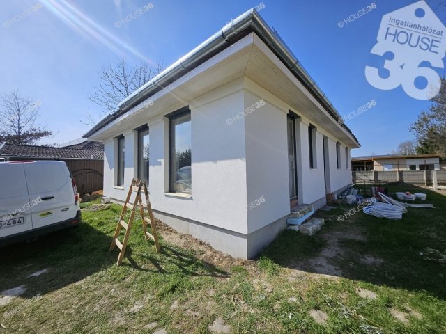 Eladó családi ház, Kecskeméten 126.9 M Ft, 4 szobás