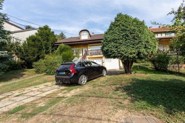 Eladó családi ház, Budapesten, II. kerületben 239.9 M Ft