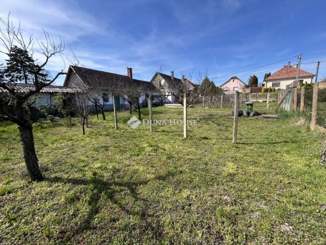 Eladó családi ház, Nagybaracskán 14.99 M Ft, 3 szobás