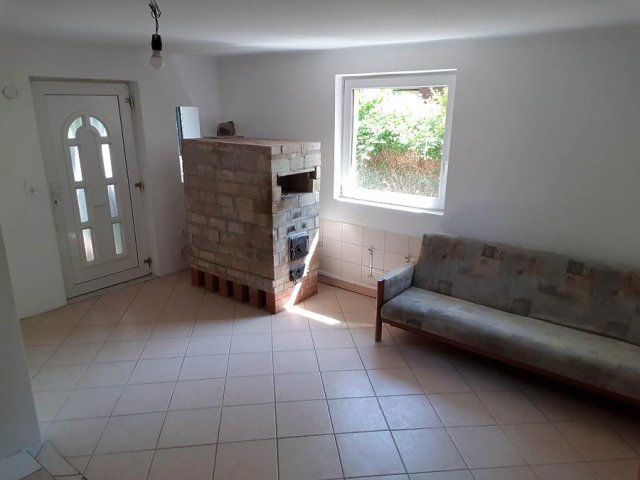 Eladó családi ház, Szentendrén 59.7 M Ft, 2 szobás