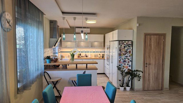 Eladó családi ház, Gyálon 157.5 M Ft, 5 szobás