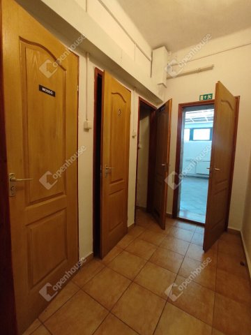 Kiadó ipari ingatlan, Komáromban 2000 E Ft / hó