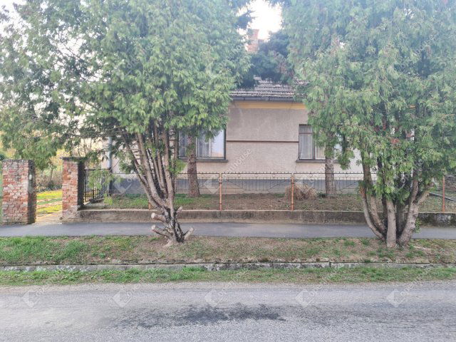 Eladó családi ház, Mesterin 29.7 M Ft, 4 szobás