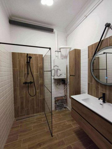 Eladó téglalakás, Budapesten, VI. kerületben 105 M Ft, 3 szobás