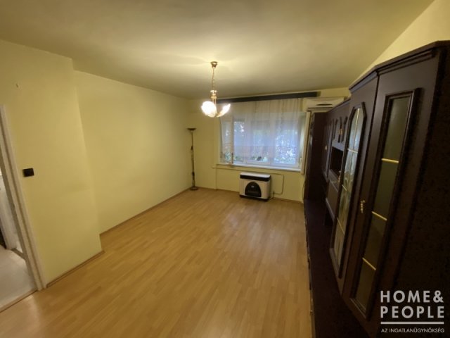 Eladó téglalakás, Szegeden 41 M Ft, 1 szobás