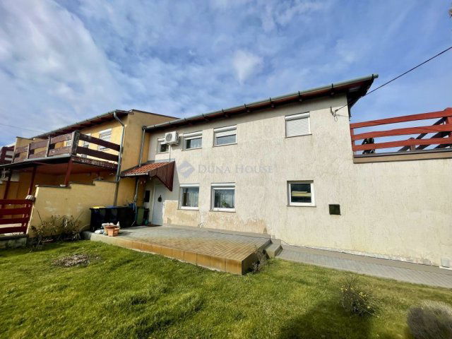 Eladó téglalakás, Budapesten, XX. kerületben, Fiume utcában