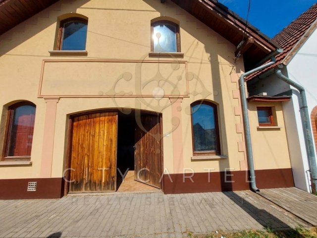 Eladó nyaraló, Dunaföldváron 30 M Ft, 3 szobás