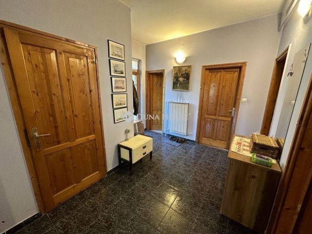 Eladó családi ház, Gödön 113.2 M Ft, 6 szobás