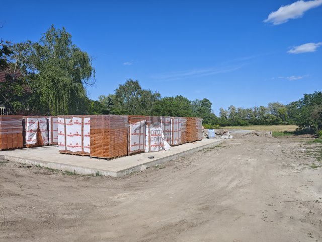 Eladó ikerház, Áporkán 89.9 M Ft, 5 szobás