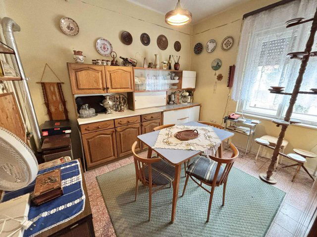 Eladó családi ház, Geresdlakon 44.9 M Ft, 4+1 szobás