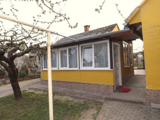 Eladó családi ház, Csurgón 55 M Ft, 5 szobás