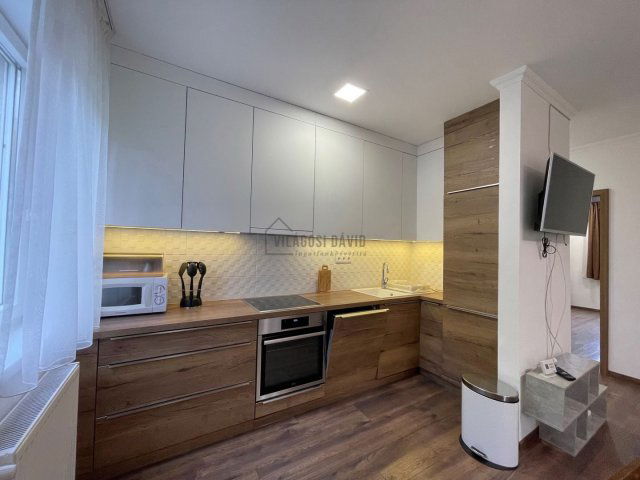 Eladó téglalakás, Debrecenben 138 M Ft, 3 szobás