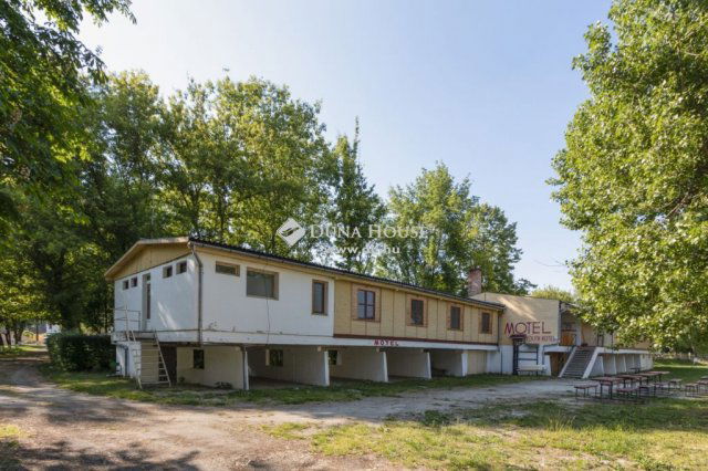 Eladó ipari ingatlan, Szentendrén 2200 M Ft / költözzbe.hu