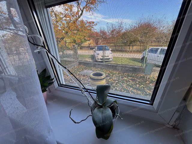 Eladó családi ház, Kömlődön 35.99 M Ft, 2 szobás