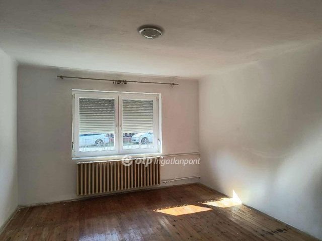 Eladó családi ház, Győrladaméren 58 M Ft, 3 szobás