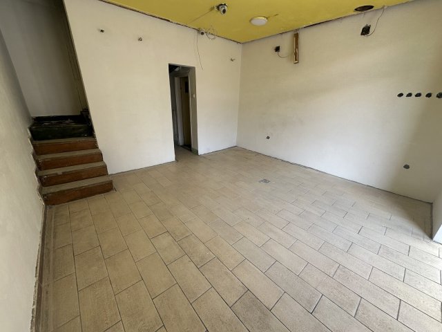 Kiadó üzlethelyiség, Debrecenben 160 E Ft / hó