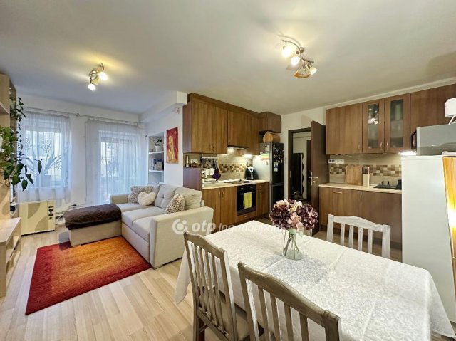 Eladó téglalakás, Budapesten, VIII. kerületben 74.9 M Ft