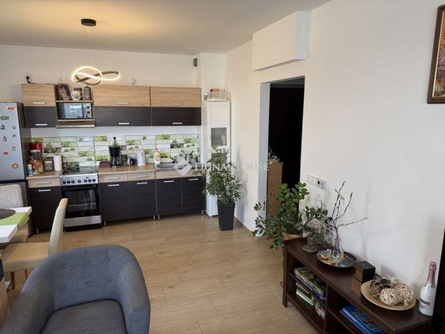 Eladó téglalakás, Győrött 65.9 M Ft, 2 szobás