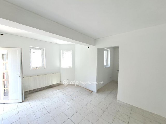 Eladó családi ház, Kecskeméten 98 M Ft, 4+1 szobás