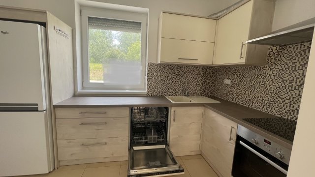 Kiadó téglalakás, albérlet, Győrött 330 E Ft / hó, 4 szobás