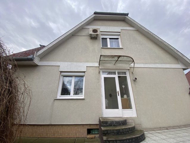 Eladó családi ház, Kecskeméten 79 M Ft, 5 szobás