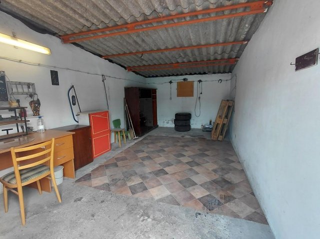 Eladó garázs, Almásfüzitőn 5.9 M Ft / költözzbe.hu