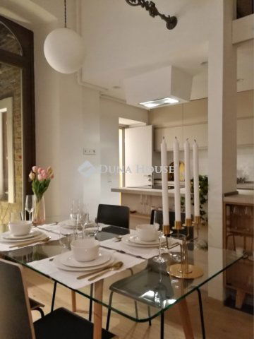 Eladó téglalakás, Budapesten, VI. kerületben 99 M Ft, 1 szobás