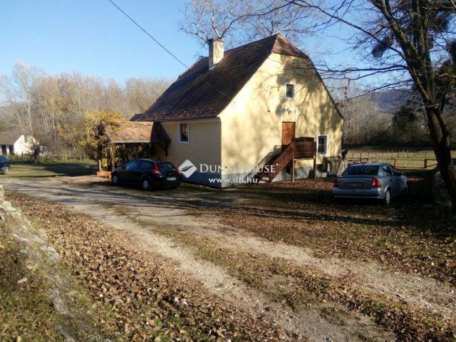 Eladó családi ház, Tatabányán 140 M Ft, 5 szobás